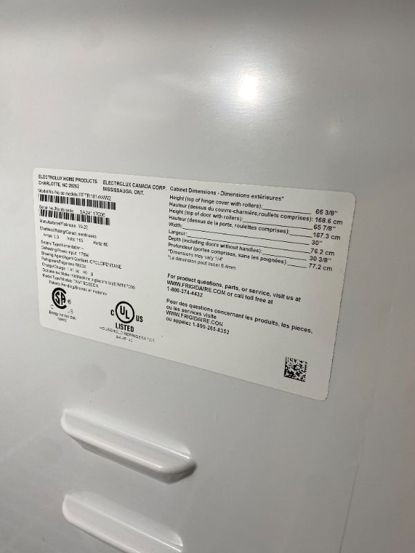Photo 6 of Frigidaire Garage-Ready 18.3-cu ft Top-Freezer Refrigerator (White)