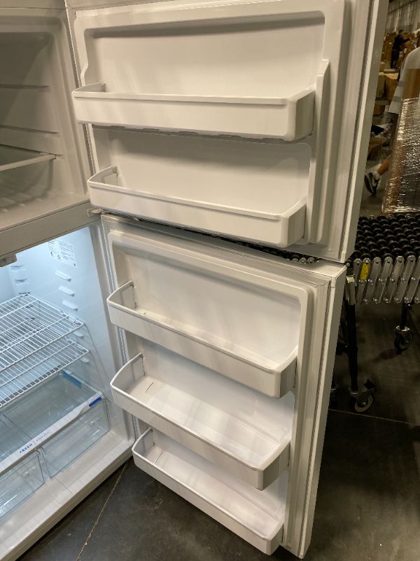 Photo 3 of Frigidaire Garage-Ready 18.3-cu ft Top-Freezer Refrigerator (White)