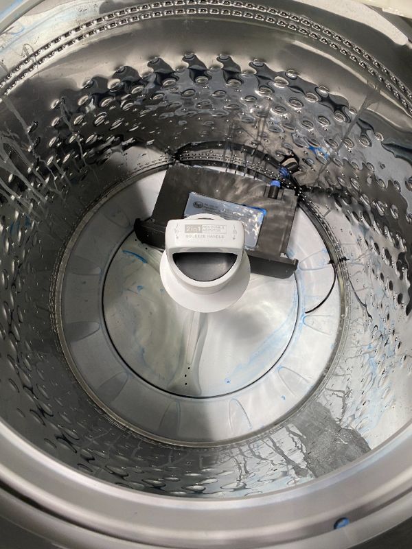 Photo 5 of Whirlpool Smart Capable w/Load and Go 5.3-cu ft High Efficiency Impeller and Agitator Smart Top-Load Washer (Chrome Shadow) ENERGY STAR