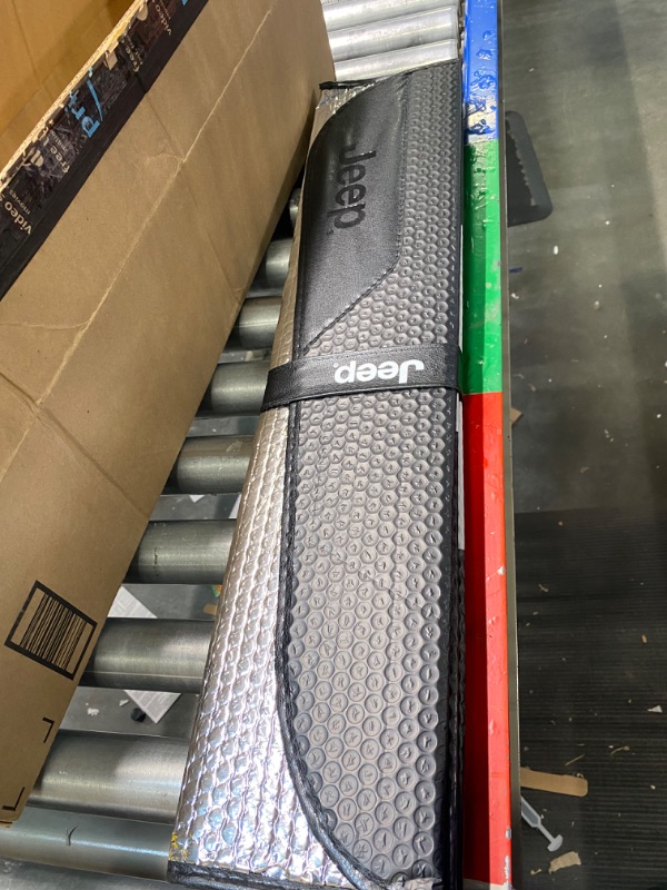 Photo 1 of Plasticolor 003859W01 Jeep Black Matte Finish Front Windshield Sunshade for Car Truck SUV