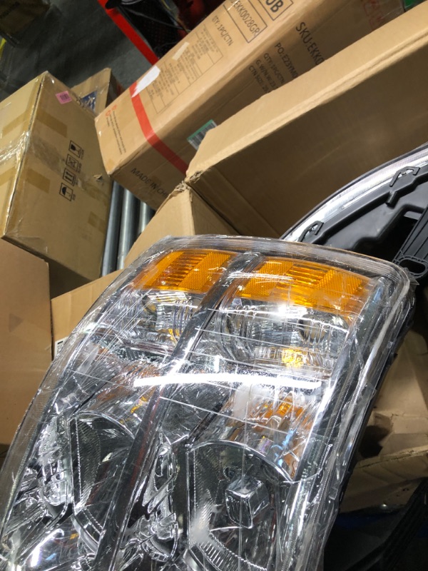 Photo 3 of ADCARLIGHTS 2007-2014 Silverado Headlight Assembly for 07-13 Chevy Silverado 1500 / 07-14 Silverado 2500HD 3500HD Clear Lens Black Housing with Amber Reflector Headlamp Replacement Left and Right OE Replacement B-Black Housing Amber Reflector Clear Lens