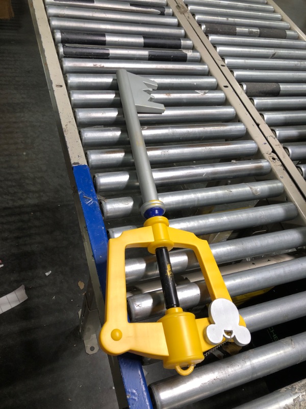 Photo 1 of Square Enix Kingdom Hearts: Light-Up Kingdom Key Keyblade 14 Inch