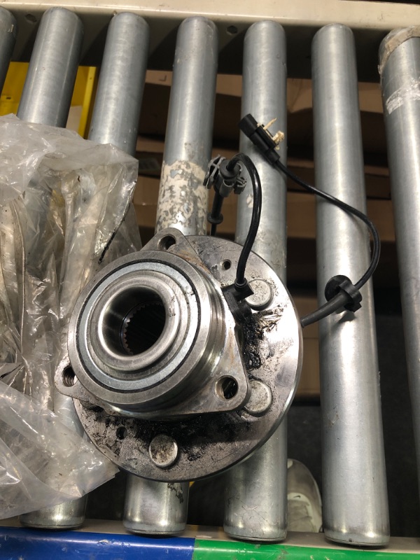 Photo 1 of Detroit Axle - 4WD Front Wheel Bearing Hub for Chevy GMC Silverado Sierra Yukon XL 1500 Tahoe Avalanche Cadillac Escalade ESV EXT, Wheel Bearing and Hub Assembly Replacement