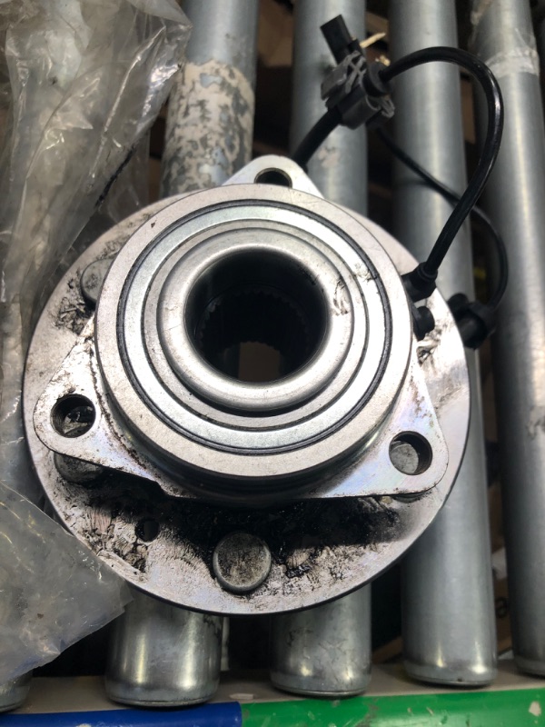 Photo 1 of Detroit Axle - 4WD Front Wheel Bearing Hub for Chevy GMC Silverado Sierra Yukon XL 1500 Tahoe Avalanche Cadillac Escalade ESV EXT, Wheel Bearing and Hub Assembly Replacement