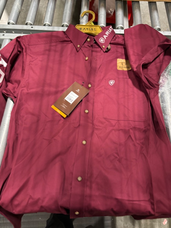 Photo 3 of ARIAT Men's Team Logo Twill Classic Fit Shirt (large)
