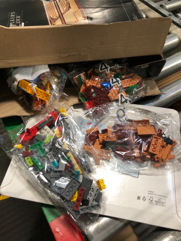 Photo 1 of LEGO Star Wars Luke Skywalker’s Landspeeder 75341 Collectible Building Display Set for Adult Fans of Star Wars (1,890 Pieces) FrustrationFree Packaging