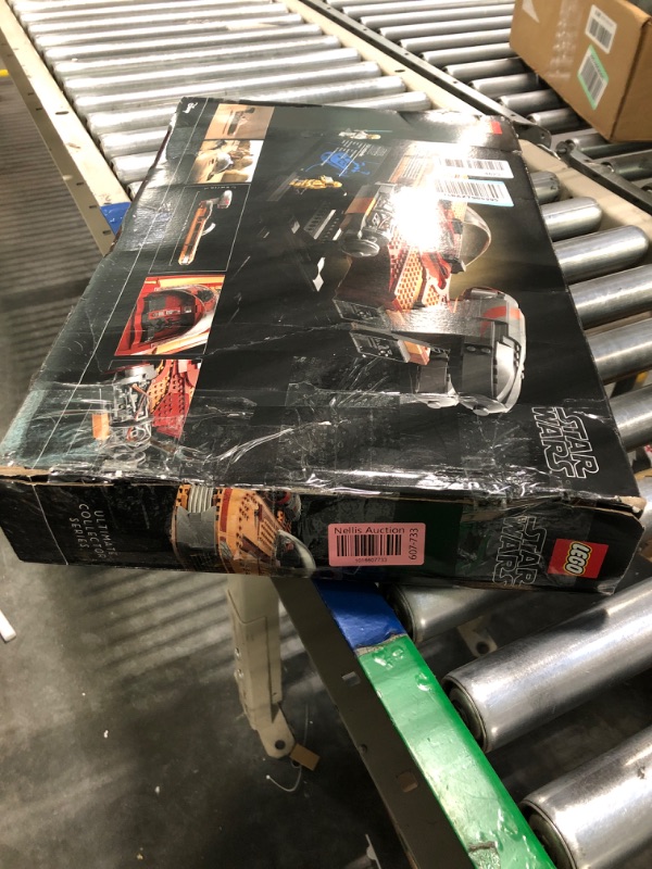 Photo 1 of LEGO Star Wars Luke Skywalker’s Landspeeder 75341 Collectible Building Display Set for Adult Fans of Star Wars (1,890 Pieces) FrustrationFree Packaging