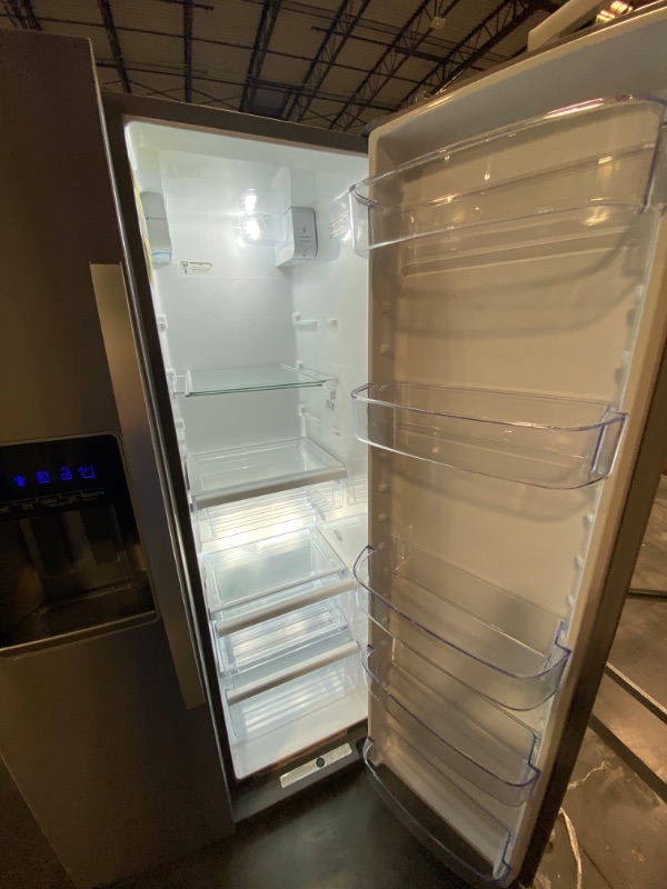Photo 7 of Whirlpool 20.6-cu ft Counter-depth Side-by-Side Refrigerator with Ice Maker (Fingerprint Resistant Stainless Steel)
