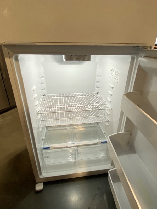 Photo 7 of Frigidaire Garage-Ready 18.3-cu ft Top-Freezer Refrigerator (White)
