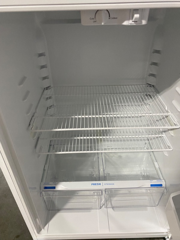 Photo 6 of Frigidaire Garage-Ready 18.3-cu ft Top-Freezer Refrigerator (White)
