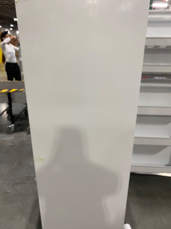 Photo 4 of Frigidaire Garage-Ready 18.3-cu ft Top-Freezer Refrigerator (White)
