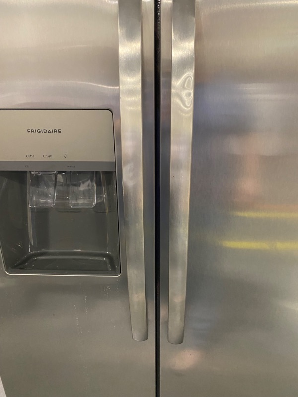 Photo 10 of Frigidaire 25.6-cu ft Side-by-Side Refrigerator with Ice Maker (Fingerprint Resistant Stainless Steel) ENERGY STAR
