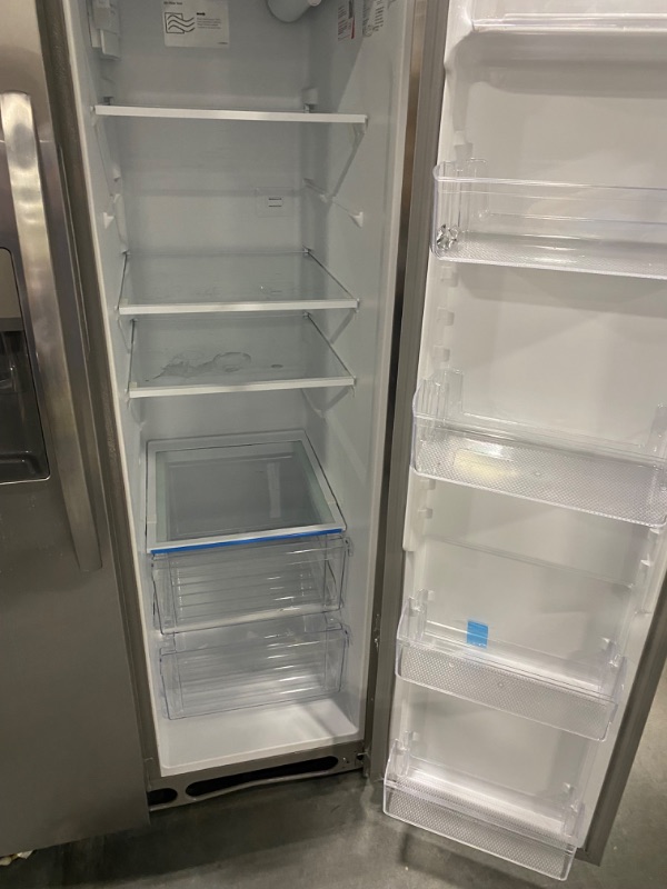 Photo 7 of Frigidaire 25.6-cu ft Side-by-Side Refrigerator with Ice Maker (Fingerprint Resistant Stainless Steel) ENERGY STAR

