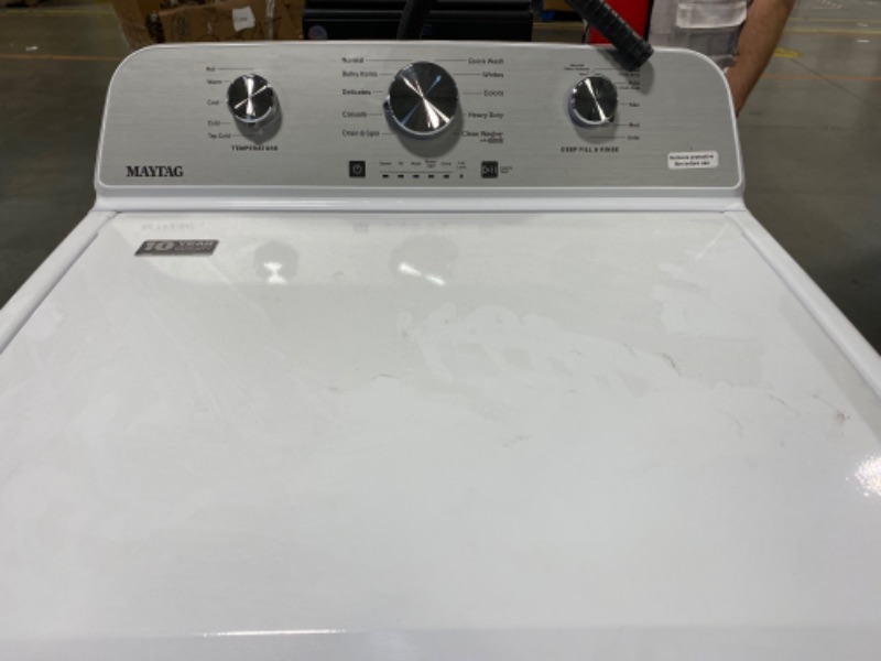 Photo 6 of Maytag 4.5-cu ft High Efficiency Agitator Top-Load Washer (White)
