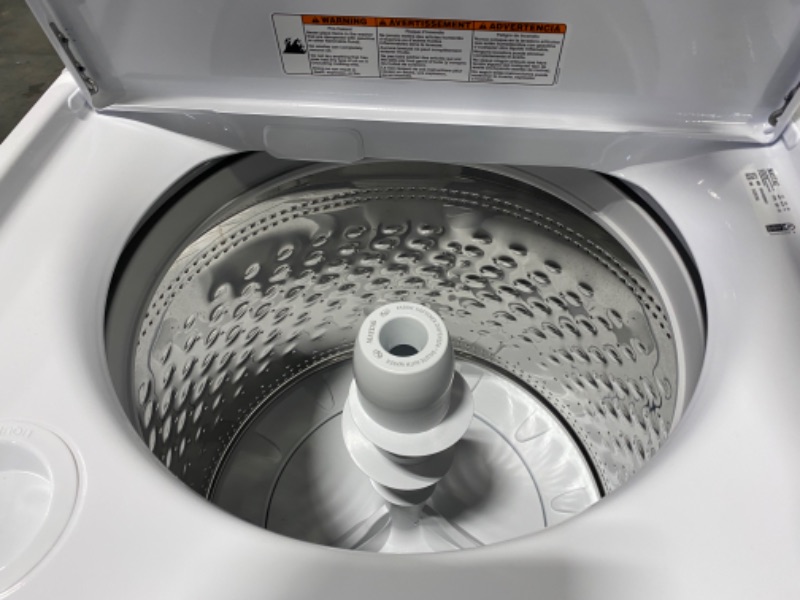 Photo 8 of Maytag 4.5-cu ft High Efficiency Agitator Top-Load Washer (White)
