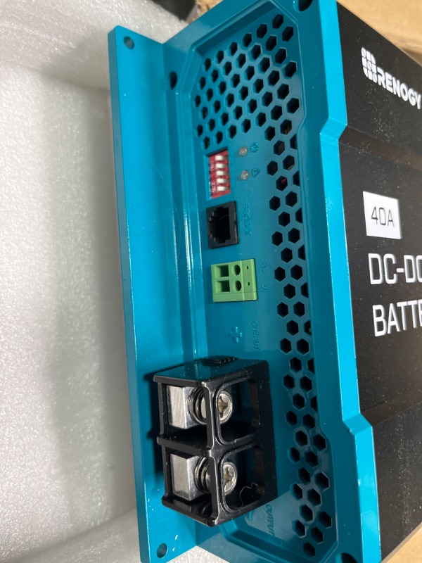 Photo 4 of Renogy 12V 40A DC to DC On-Board Battery Charger for Flooded, Gel, AGM, and Lithium, Using Multi-Stage Charging in RVs, Commercial Vehicles, Boats, Yachts, 40A