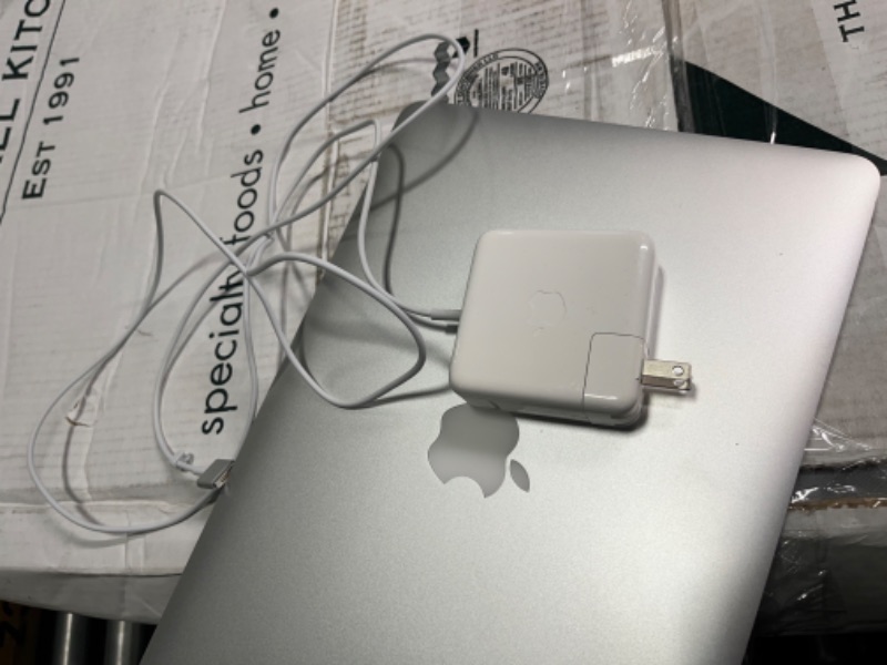 Photo 2 of Apple 13 inches MacBook Air, 1.8GHz Intel Core i5 Dual Core Processor, 8GB RAM, 128GB SSD, Mac OS, Silver, MQD32LL/A (Renewed)
