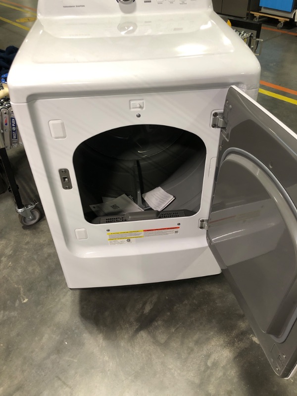 Photo 7 of Samsung 7.2-cu ft Electric Dryer (White)
