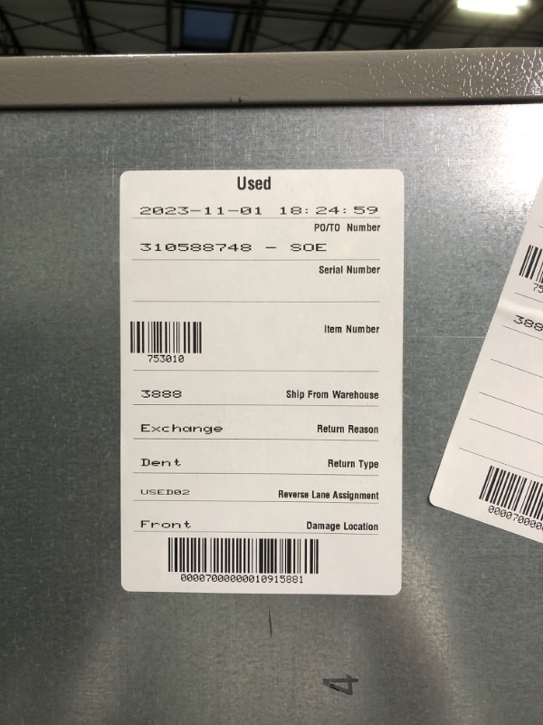 Photo 11 of Whirlpool 25.2-cu ft French Door Refrigerator with Ice Maker (Fingerprint Resistant Stainless Steel) ENERGY STAR
minor scratches  and dent  needs to be cleaned !! 
