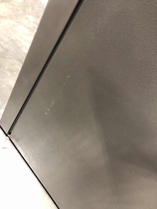 Photo 12 of Hisense 17.2-cu ft Counter-depth Bottom-Freezer Refrigerator (Fingerprint Resistant Stainless Steel) ENERGY STAR
