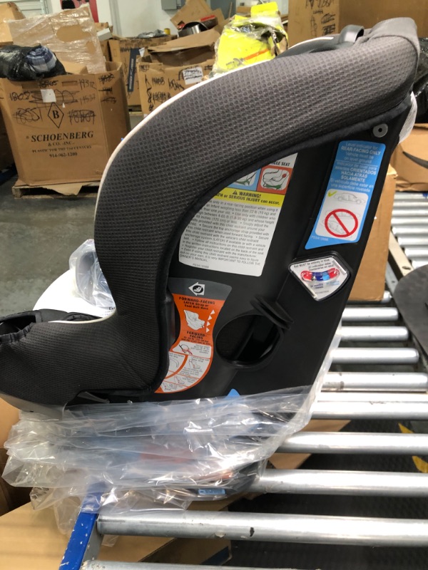 Photo 5 of Graco Extend2Fit Convertible Car Seat, Gotham