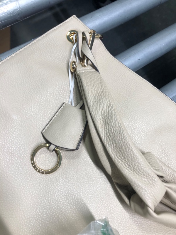 Photo 7 of RADLEY LONDON
Cuba Street Twist Hobo bag grained leather ivory