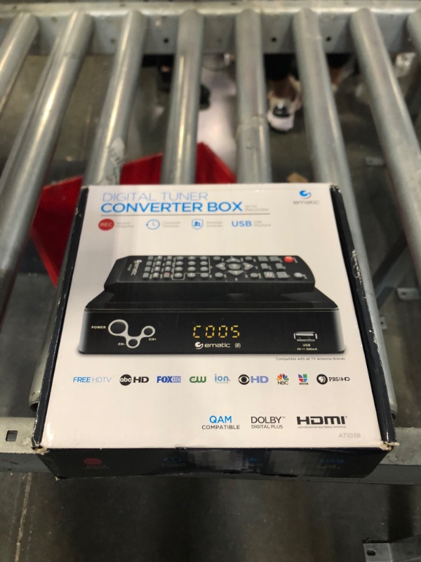 Photo 1 of ATSC Digital Converter Box