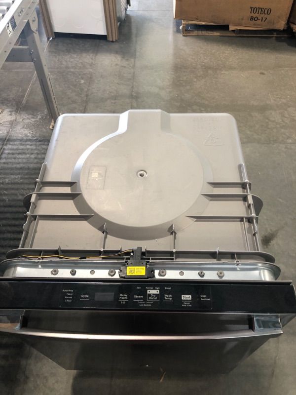 Photo 3 of GE 24 in. Built-In Tall Tub Top Control Stainless Steel Dishwasher w/Sanitize, Dry Boost, 52 dBA ( Model # GDT550PYRFS )

**parts missing***