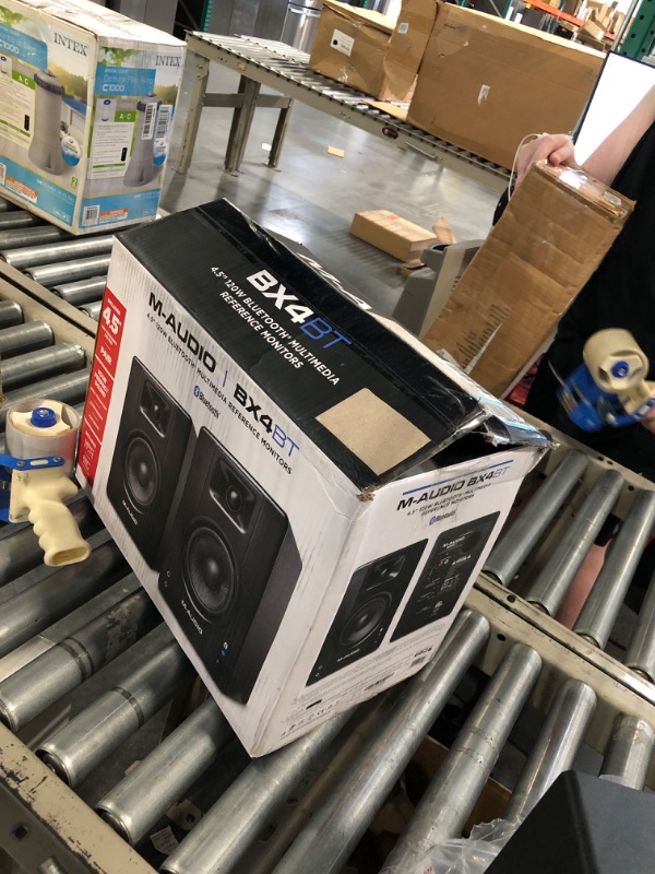 Photo 1 of M-Audio BX4BT 4.5" Bluetooth Studio Monitors, HD PC Speakers for Recording and Multimedia & Marantz Professional MPM-1000 - Studio Recording XLR Condenser Microphone
MISSING MICROPHONE