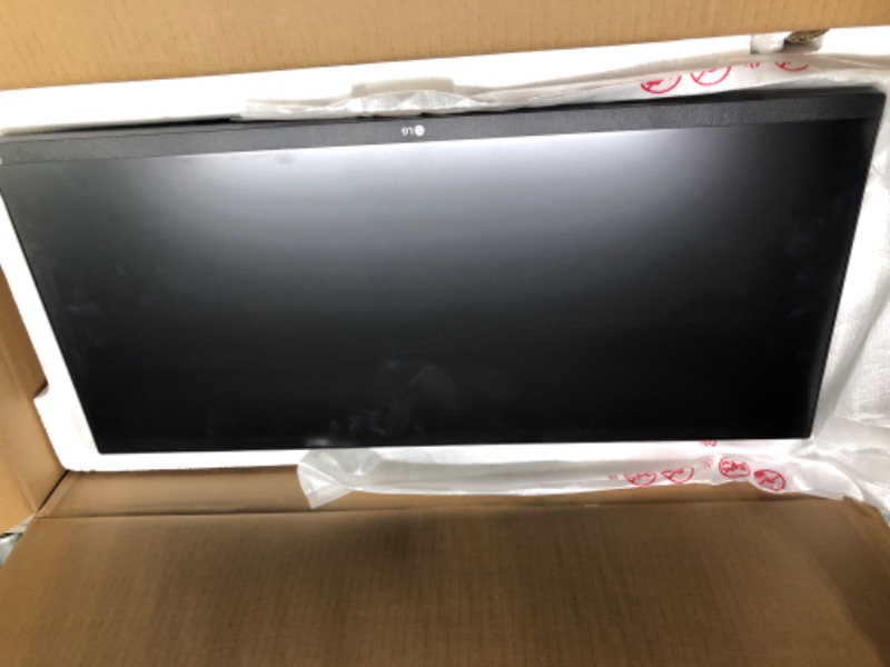 Photo 3 of LG 29WP60G-B UltraWide Monitor 29" 21:9 FHD (2560 x 1080) IPS Display, sRGB 99% Color Gamut, HDR 10, USB Type-C Connectivity, 3-Side Virtually Borderless Display - Black 29 Inches