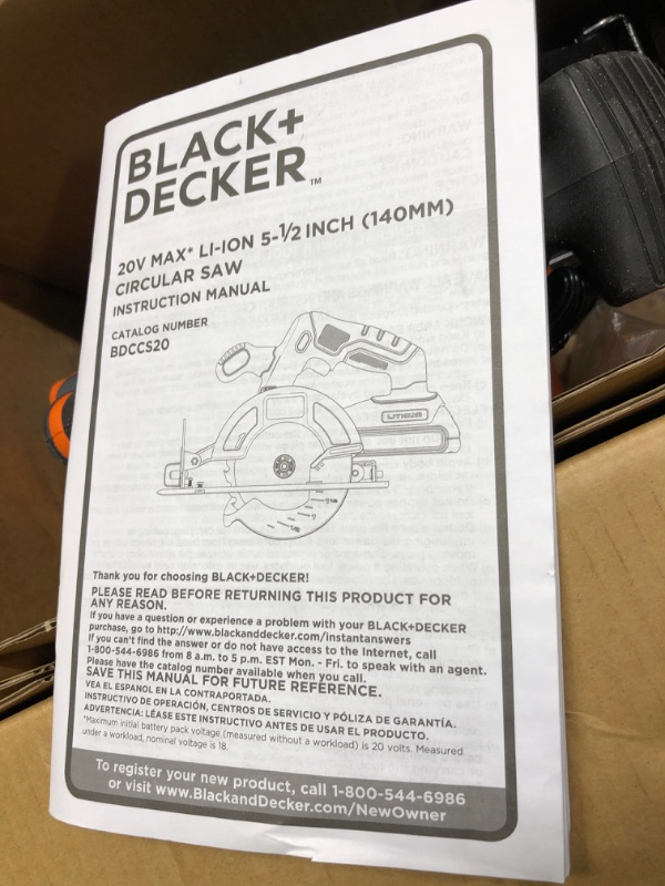 Photo 3 of BLACK+DECKER 20V MAX 5-1/2-Inch Cordless Circular Saw ()