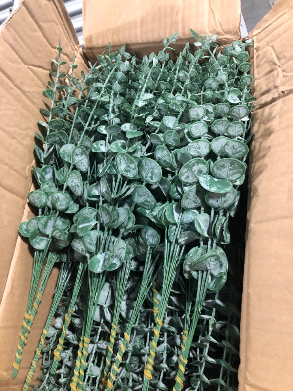 Photo 3 of 300 Pcs Eucalyptus Stems Faux Greenery Artificial Eucalyptus Leaves Eucalyptus Decor Greenery Stems Faux Greenery Branches for Wedding Centerpiece Flowers Bouquet Farmhouse Home Decor (Dark Green) 300 Dark Green