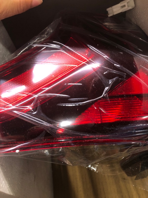 Photo 2 of Clidr Tail Light Rear Outer Lamp Taillamp Assembly for Mitsubishi Outlander 2016-2021 Passenger Right Side 8331A185 8331A186 Passenger side right