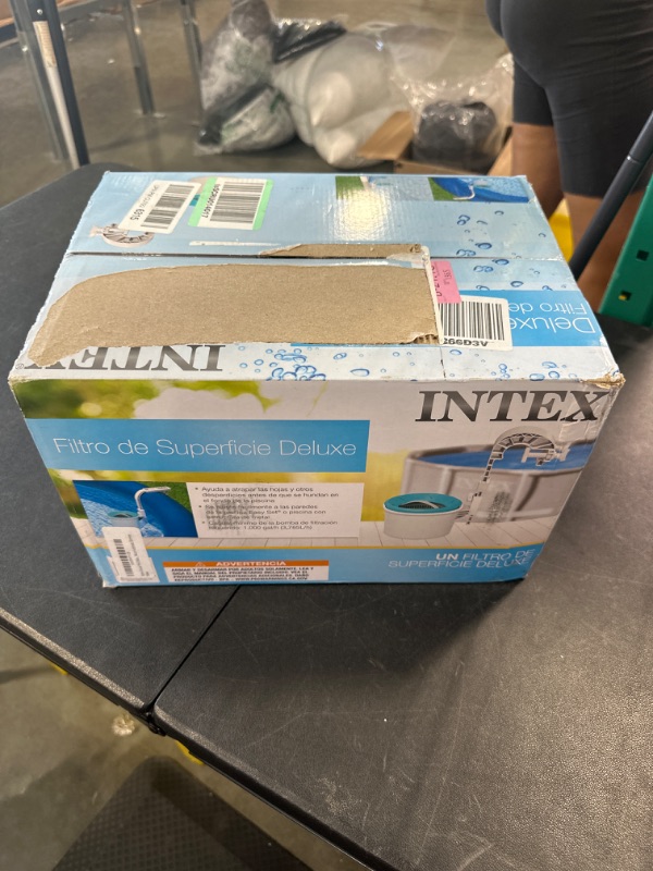 Photo 1 of Above Ground Pool Deluxe Wall Mount Automatic Skimmer