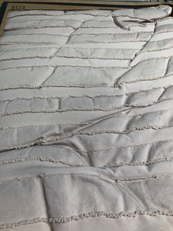 Photo 4 of 
Bedsure Fluffy Comforter Cover Set - Faux Fur Duvet Cover Queen Size, Khaki Plush Quilt Cover, 3 Pieces,1 Duvet Cover (90"x90") with Zipper Closure...