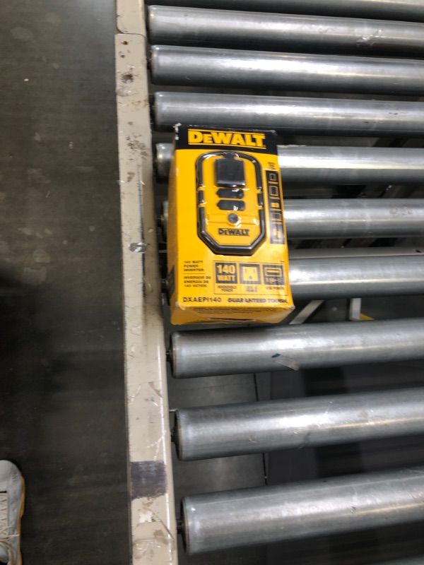 Photo 1 of DeWalt Power Inverter Dxaepi140