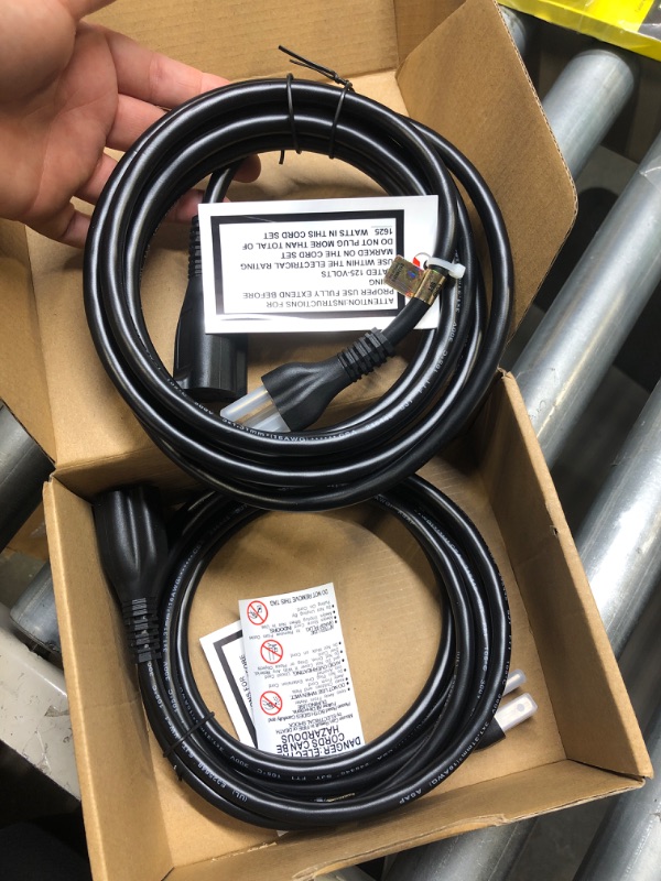 Photo 1 of Amazon Basics Extension Cord, 13 Amps, 125V, 10 Foot, Black - Pack of 2 Black 10-Foot Two-Pack Extension Cord