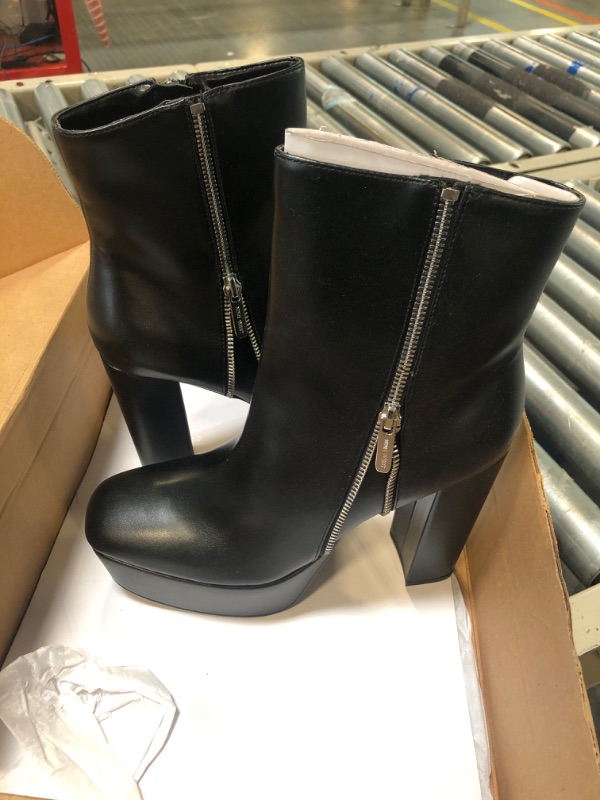 Photo 3 of NINE WEST WOMEN'S KERRI2 ANKLE BOOT SIZE 9
