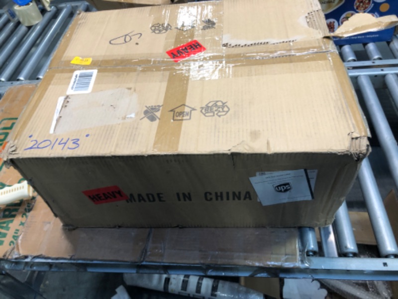Photo 1 of 1 LIGHT WORKS, 1 DOES NOT.

2PCS 800W Solar Lights for Outside, 100000LM Dusk to Dawn Solar Street Light Motion Sensor, 7500K Commercial Security Solar Flood Lights Outdoor for Garden Yard Patio Parking Lot 800W-2PC