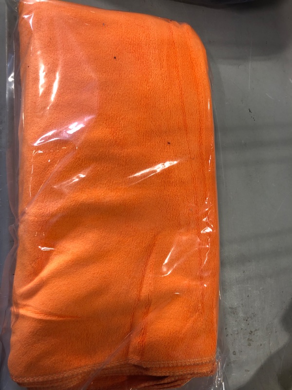 Photo 2 of Chemical Guys MIC_997_6 Fluffer Miracle Supra Microfiber Towel, Red, 24" x 16", Pack of 6 orange Pack of 6