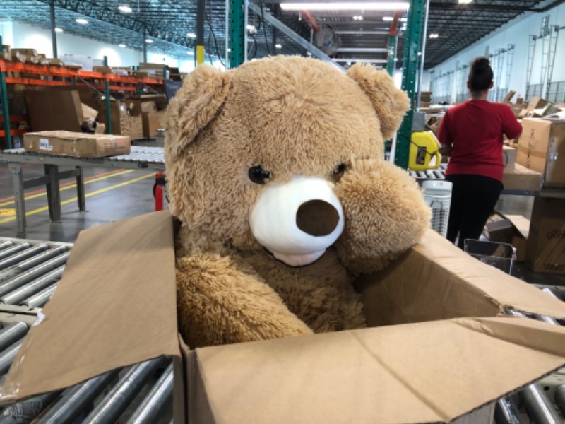 Photo 1 of COICCEZA Giant Teddy Bear Stuffed Animal Toys Brown Big Teddy Bear Large Plush Toy Gift for Girlfriend Kids Birthday, 39"
