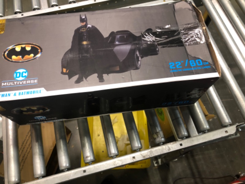 Photo 3 of McFarlane Toys - DC Multiverse Batman & Batmobile Gold Label 2pk (1989), Gold Label, Amazon Exclusive