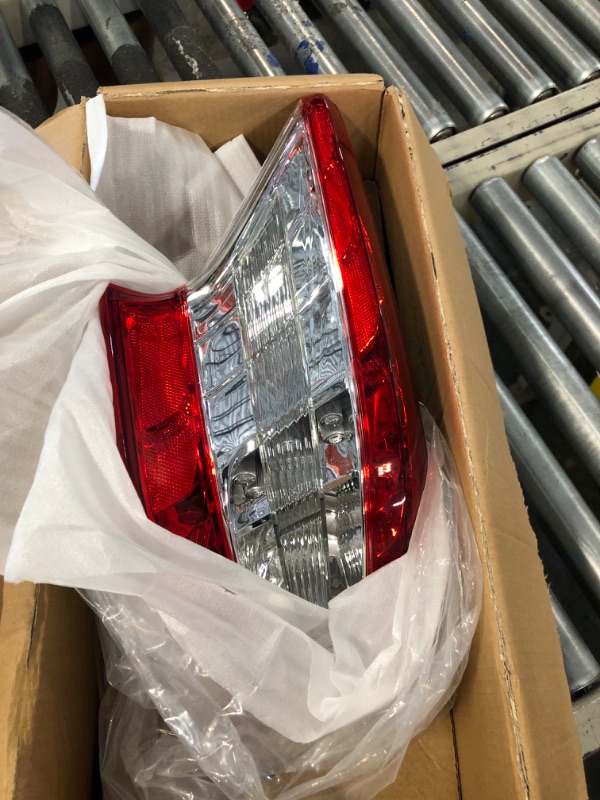 Photo 3 of Osakesukar 26555-3SG0A Left Driver Side Tail Light Replacement for 2013 2014 2015 Nissan Sentra Rear LED Tail Light Brake Lamp Assembly Without Wire Harness