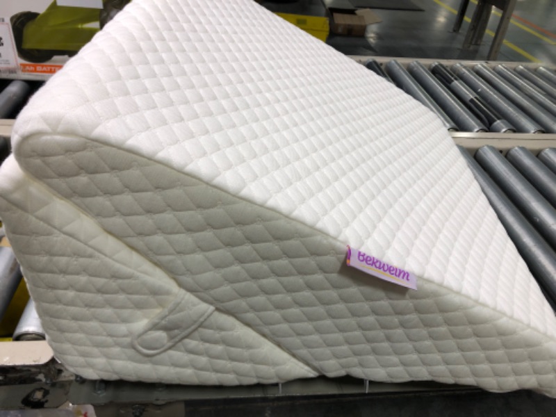 Photo 1 of Adjustable Bed Wedge Pillow | 7-in-1 Incline and Positioner Memory Foam Pillow for Sleeping - Adjust to Your Comfort | Helps with Acid Reflux, Gerd, Heartburn, Back & Knee Pain (Adjustable)