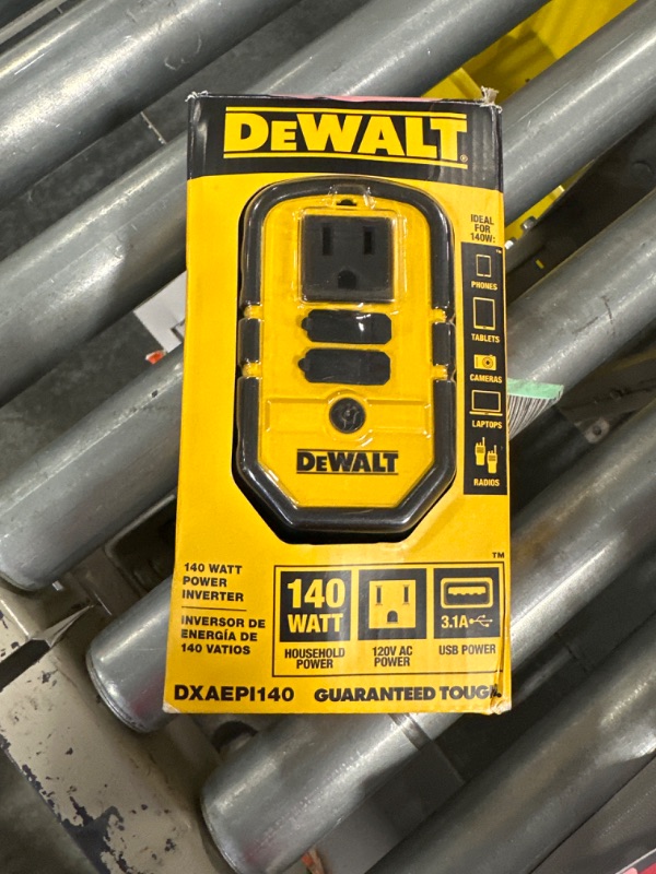 Photo 3 of DeWalt Power Inverter Dxaepi140