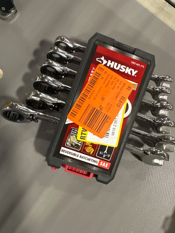 Photo 2 of Husky Reversible Ratcheting SAE Combination Wrench Set (7-Piece)