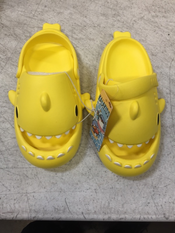 Photo 2 of KALAKIDS Kid's Cute Garden Shoes Cartoon Shark Clogs Toddler Sandals Boys Girls Slide Non-Slip Outdoor Indoor Summer Slippers Water Shoes Size: 32-33 Kids
