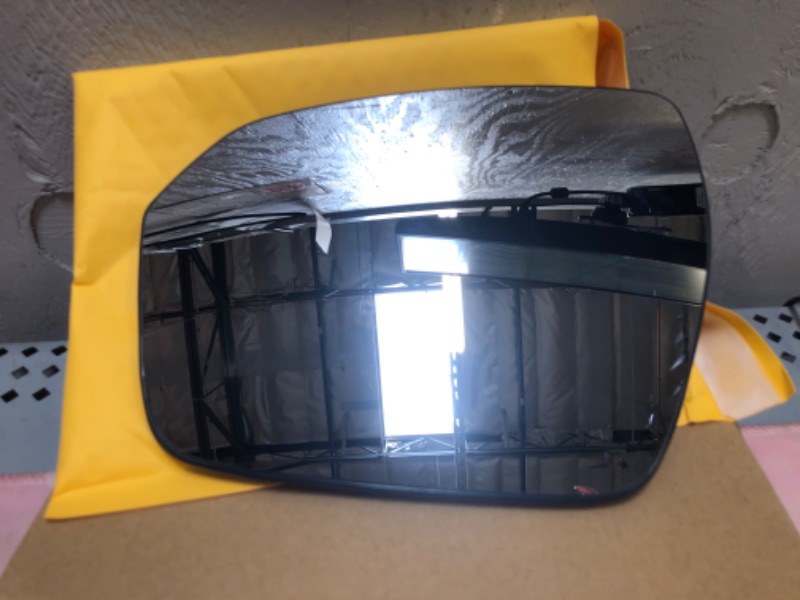 Photo 2 of Driver Side Mirror Glass Replacement For 2011 2012 2013 2014 2015 2016 2017 2018 2019 Land Rover Range Rover Evoque - For Land Rover Range Rover Evoque Side Mirror Glass With Rear Holder