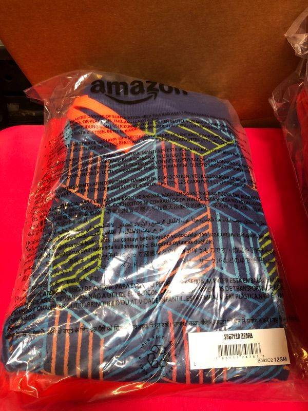 Photo 2 of LARGE   AMAZON ESSENTIALS BOYS AND TODDLERS' FLEECE JOGGER SWEATPANTS  