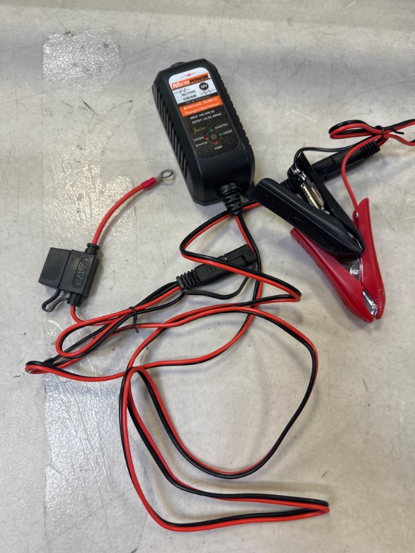 Photo 2 of MOTOPOWER MP00205A 12V 800mA Automatic Battery Charger, Battery Maintainer, Trickle Charger, and Battery Desulfator